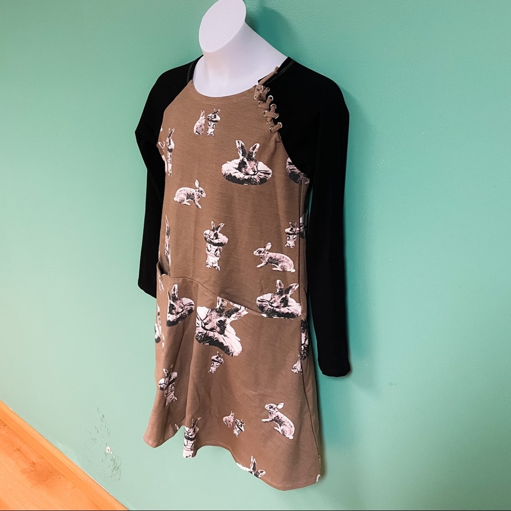 Art & Eden Black & Khaki Green Long Sleeve Bunny Graphic Skater Dress Girls 8 - Picture 4 of 10